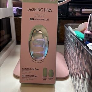 Dashing Diva Glaze LED Semi-Cured Gel Nail Strips